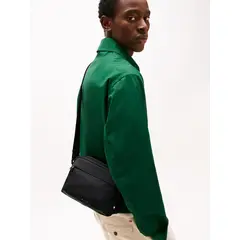 TOMMY HILFIGER - Bolso negro cruzado con logo metálico