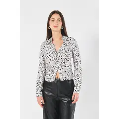 KOAJ - Blusa negra en satín con diseños y manga larga Mujer