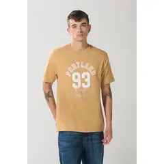 KOAJ - Camiseta café clara cuello redondo con arte college Hombre