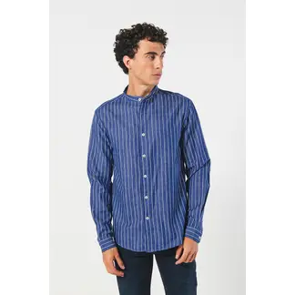 KOAJ - Camisa cuello nerú azul oscura con rayas blancas Hombre