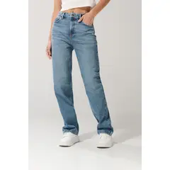 KOAJ - Jean 90´S azul claro con tiro alto, desgastes y bota rect MUJER