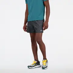 NEW BALANCE - Pantaloneta Original Impact Run Negro Hombre