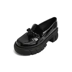 SEVENTEEN - MOCASIN NEGRO CHAROL CON HERRAHE NEGRO MIA