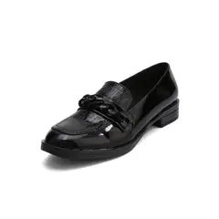 SEVENTEEN - ZAPATO NEGRO CHAROL CON HERRAJE NEGRO DALILA