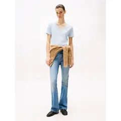 TOMMY HILFIGER - Camiseta celeste de rayas con cuello en V