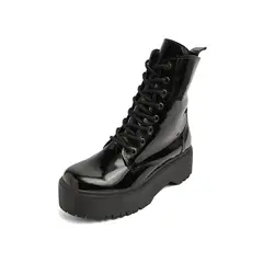 SEVENTEEN - BOTA NEGRA CHAROL CON SUELA NEGRA BRIONA