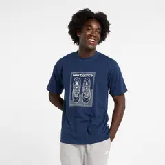 NEW BALANCE - Camisa Tshirt Marca Relaxed 550 Azul Hombre