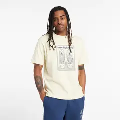 NEW BALANCE - Camisa Tshirt Marca Relaxed 550 Blanco Hombre