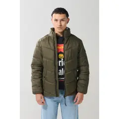 KOAJ - Chaqueta cuello alto unicolor acolchada con costuras Hombre