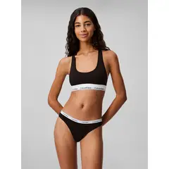 CALVIN KLEIN - Tanga negra con logo en pretina para mujer