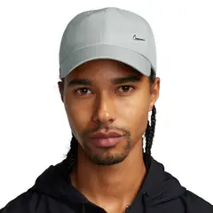 NIKE - Gorra Dri Fit Club Metal Swoosh Hombre-Gris