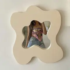 GENERICO - Espejo Decorativo Beige con Forma Orgánica