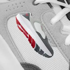 UNDER ARMOUR - Tenis Charged Versurge Hombre