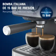 OSTER - Cafetera Compacta de Espresso