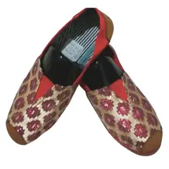 100 - Zapatillas Con Rombos Color Fucsia