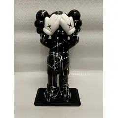 USA - Escultura De Kaws En Ceramica Poliuretano Negro Blanco