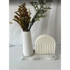 DECORACIONES ALE Y GABI - CENTRO DE MESA JARRÓN BASE, VELA,ADORNOS Y FLORES NATY