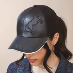 MARIO HERNANDEZ - Gorra Beisbolera Unicornio Negro Milliner