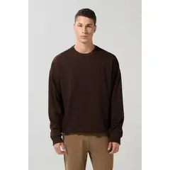 KOAJ - Buzo oversize perchado café oscuro con cuello redondo Hombre