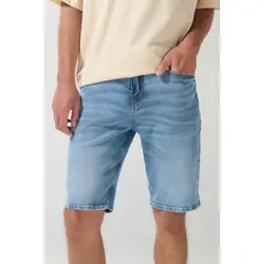 KOAJ - Bermuda slim tiro bajo en jean azul con desgastes Hombre