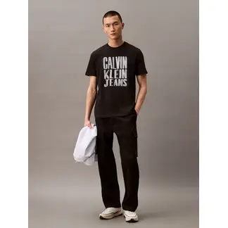CALVIN KLEIN - Camiseta negra Stacked Graphic Crewnec