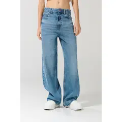 KOAJ - Jean tiro medio baggy azul con bota ancha y bolsillos Mujer