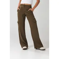 KOAJ - Pantalón cargo verde oscuro con tiro alto y bota recta Mujer