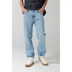 KOAJ - Jean tipo 90´S azul claro con bota recta y tiro bajo Hombre