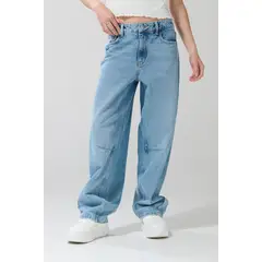 KOAJ - Jean azul claro tipo barrel con bota ancha y tiro medio Mujer