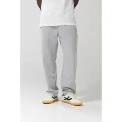 KOAJ - Pantalón jogger verde intenso con bota recta y bolsillo Hombre