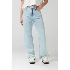 KOAJ - Jean 90´S azul tiro alto con desgastes y bota recta
