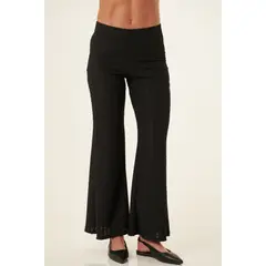 BELIFE - Pantalón bota campana negro en tejido suave para mujer
