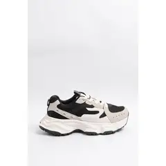 KOAJ - Tenis chunky en color negro y beige con suela gruesa. Hombre