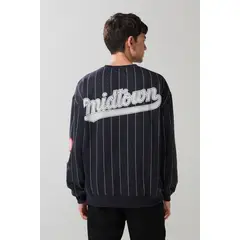 KOAJ - Buzo cuello redondo azul oversize a rayas con arte coll Hombre