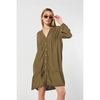 KOAJ - Vestido corto café con cuello nerú, botones y manga 3/ Mujer