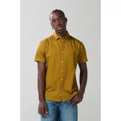 KOAJ - Camisa unicolor con botones, cuello sport collar y bols Hombre