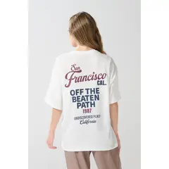 KOAJ - Camiseta crema oversize college con manga corta Mujer