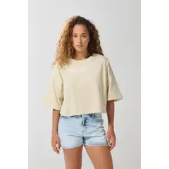 KOAJ - Camiseta crop top kaki oversize con texto college Mujer
