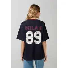 KOAJ - Camiseta cuello V azul intensa oversize con artes colle Mujer