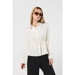 KOAJ - Blusa en satín unicolor manga larga con cinturón Mujer