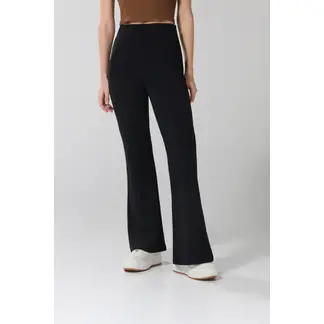 KOAJ - Pantalón flare negro con tiro alto y bota ancha