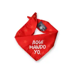 WAWAW - Pañoleta XL rojo estrellas Aquí mando yo