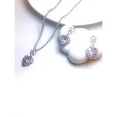 VERAMOREST - Set de Joyería Silver Heart Shine Collar y Aretes