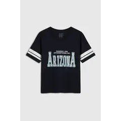 KOAJ - Camiseta college azul intensa oversize con cuello V Niña