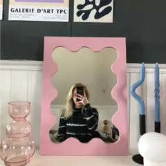 GENERICO - Espejo Decorativo Rosado con Forma Orgánica