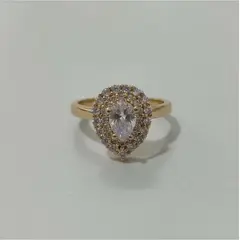 VERAMOREST - Anillo Gota De Encanto Dorado Con Zirconias-