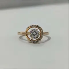 VERAMOREST - Anillo Círculo De Luz En Oro Dorado Con Zirconias-