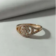 VERAMOREST - Anillo Aurora Dorada con Zirconias en Flor