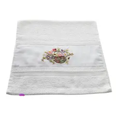 ARTESANAL - TOALLA BORDADA EN CINTA