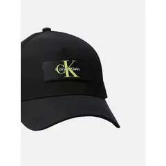 CALVIN KLEIN - Gorra negra con logo en parche